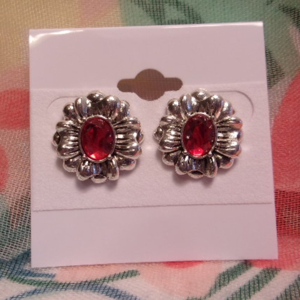 Avon Antiqued Floral Birthstone Pierced Earrings July
